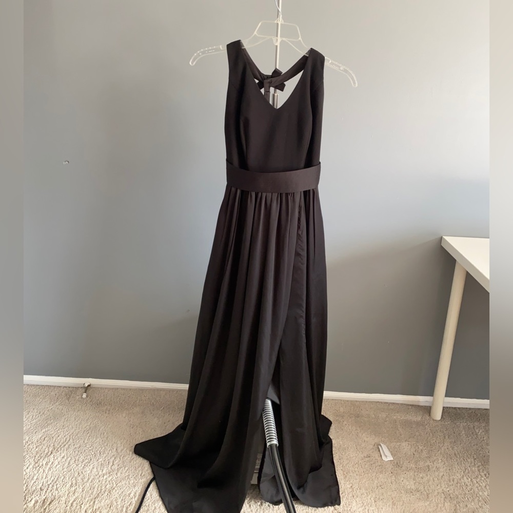 ELEGANT BLACK A-LINE BRIDESMAIDS DRESS HALTER TOP BACKLESS BOW ACCENT